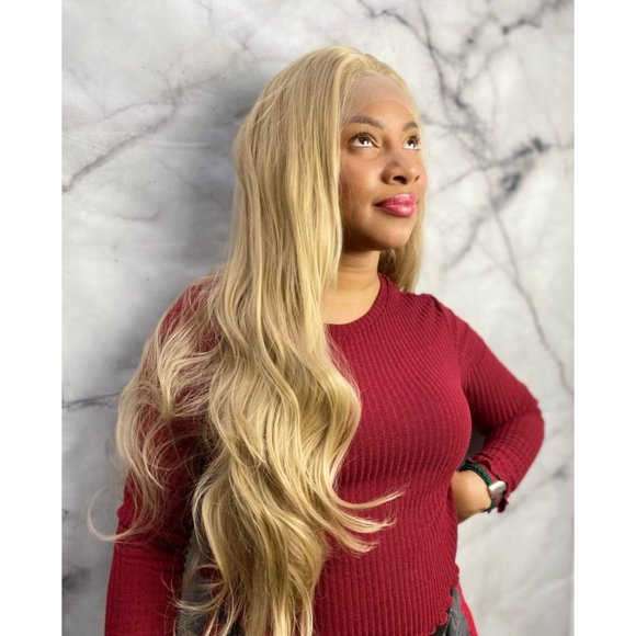 Ash Blonde Lace Front Wig - Picture 4 of 7